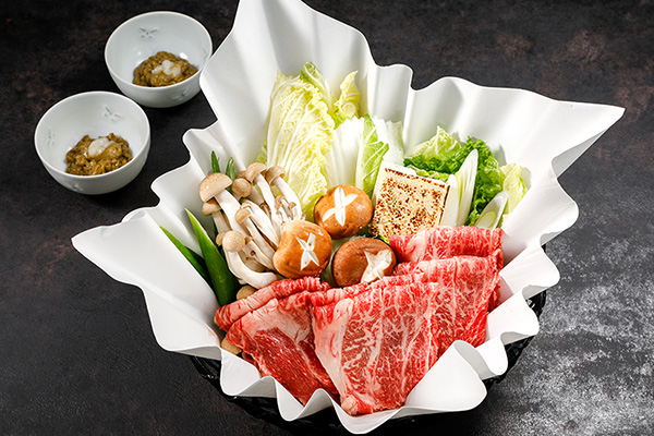 季節の⁡お造りと料理⁡に舌鼓